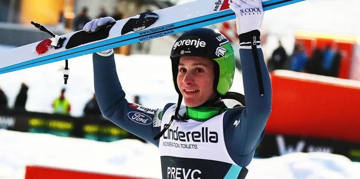 Vo Vikersunde triumfoval Slovinec Domen Prevc